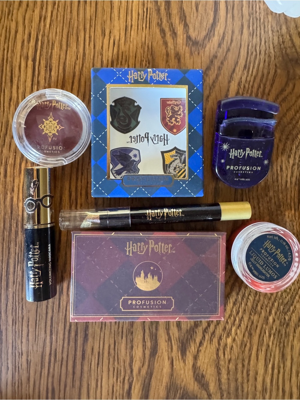 Profusion Cosmetics Harry Potter Makeup Set – 7 items with eyeshadow palette